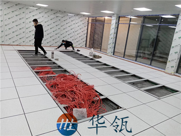 有邊防靜電板地板鋪裝