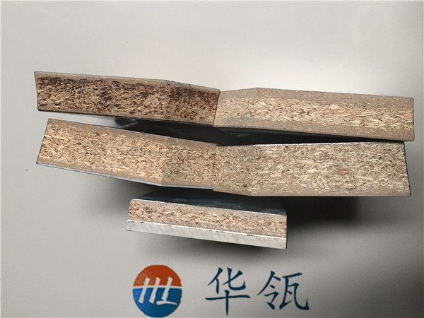 木質(zhì)復(fù)合防靜電地板3